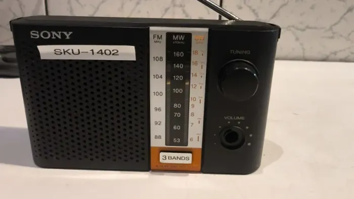 RÁDIO PORTÁTIL SONY ICF--F12S  FUNCIONA COM DETALHES NA DESCRIÇÃO 