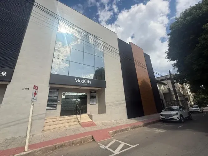 Alugo sala comercial no Edifício da MEDICLIN - Centro de Colatina - Rua Bartovino Costa