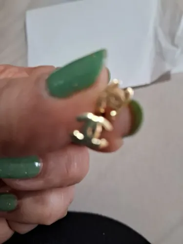 Brinco estilo chanel em ouro 18 k