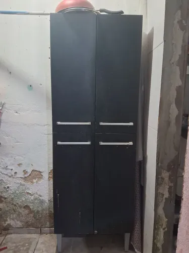 Armário de cozinha por 200,00 reais 