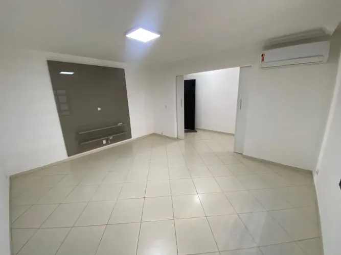 Casa com 5 quartos, sendo 3 suítes disponível para locação no bairro Presidente Roosevelt 