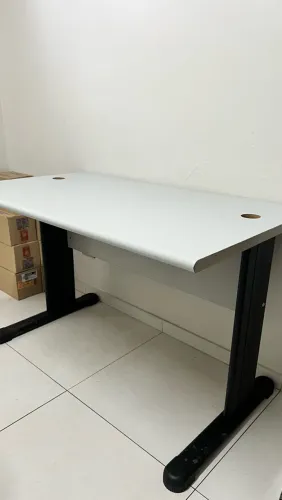 Mesa de Escritório simples
