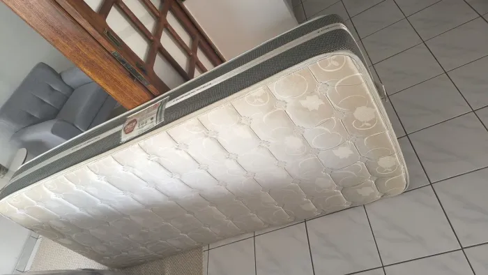 Colchão de mola solteiro