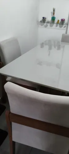 Mesa com 4 cadeiras