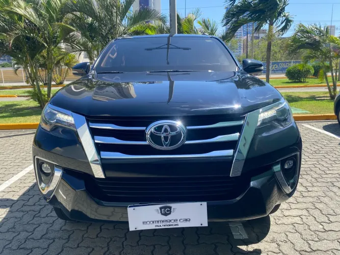 Toyota Hilux SW4 SRX 4X4 2.8 TDI 16V Dies. Aut. 2018