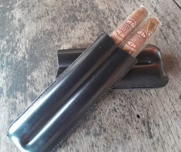 Porta charuto em couro, para bitolas médias e gordas