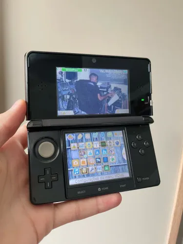 Nintendo 3DS Cosmo Black DESBLO. Lotado de Jogos
