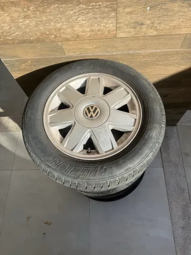 JOGO DE RODAS E PNEUS VW - FURAÇÃO 4x100