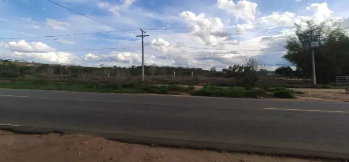 Área com 10 mil m² na Rodovia Conquista a Barra do Choça