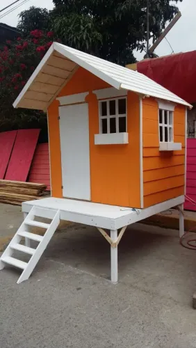 Casinha de madeira