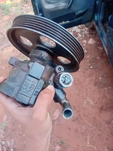 Bomba da direcao hidraulica corsa