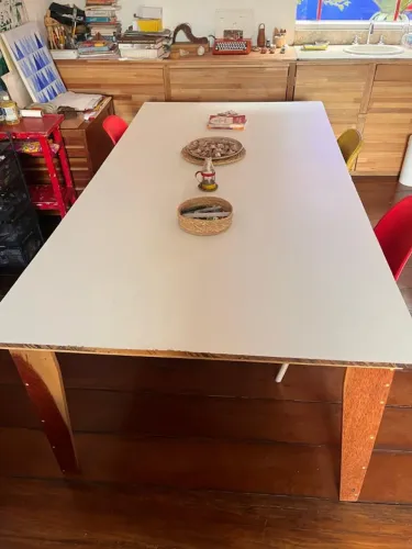 Mesa branca grande