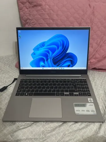 Samsung book E30