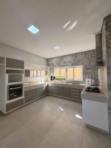 CASA DE ALTO PADRÃO PARA LOCAÇÃO COM VISTA PRIVILEGIADA PARA A PEDRA GRANDE  ATIBAIA