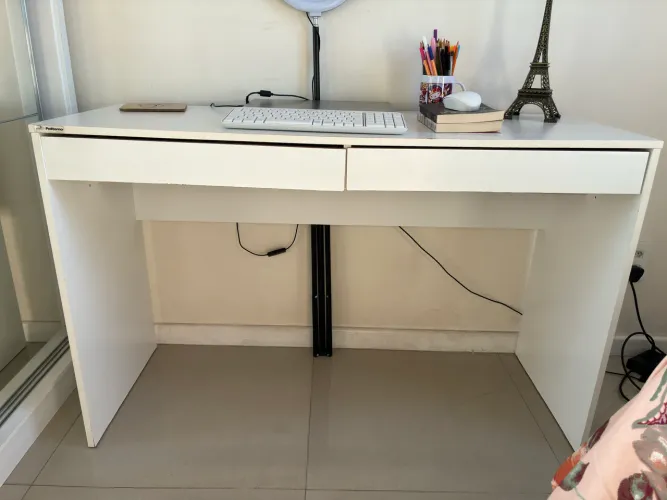 Escrivaninha com 2 gavetas branco
