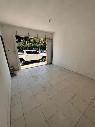 Alugo Ponto Comercial em Avenida Movimentada