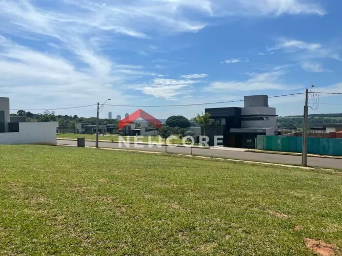 Lote em condomínio em Rodovia Engenheiro João Baptista Cabral Renno - Samambaia Parque Res