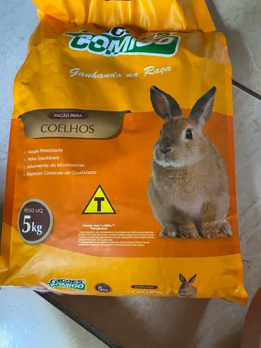 Estou vendendo essa ração para coelho 