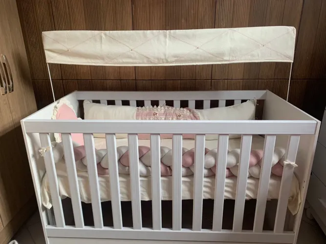 Berço infantil semi novo