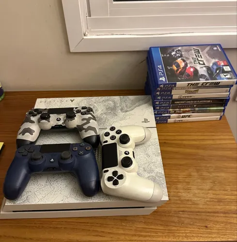 PS4 Fat Edição Destiny: The Taken King + 3 controles + 8 jogos