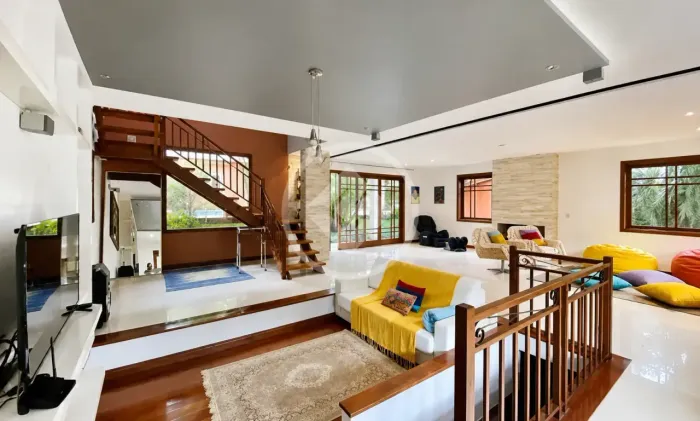 Casa em condomínio de alto padrão de 518 m² com 5 quartos à venda por 3.600.000 - Quebra F