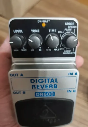 Pedal Reverb Behringer DR600 - Excelente estado