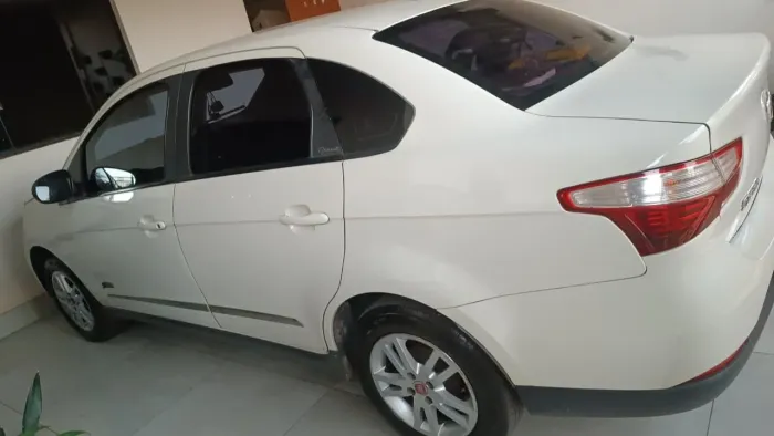 Fiat Grand Siena Essence Dual. 1.6 Flex 16V 2014