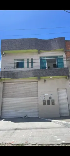 Casa ampla com 5 quartos , 5 banheiros e grande espaço para carros
