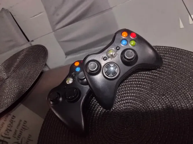 02 controles originais Xbox 360 pegando perfeitamente