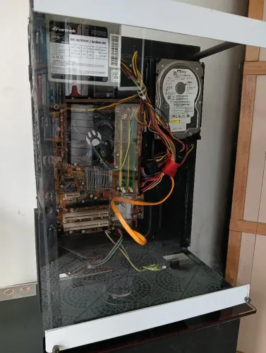 CPU de PC retrô vintage Sleeper Windows XP gabinete casemod frontal e base de vidro 