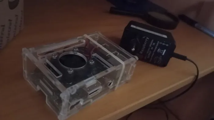 Raspberry Pi 3b com case + 32gb micro SD + Carregador