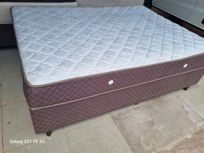 Cama Box casal molas bonnel conjugada muito bem conservada ENTREGO 