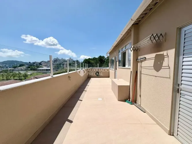 Cobertura à venda no Estreito com 3 dormitórios e 133 m² de área útil.