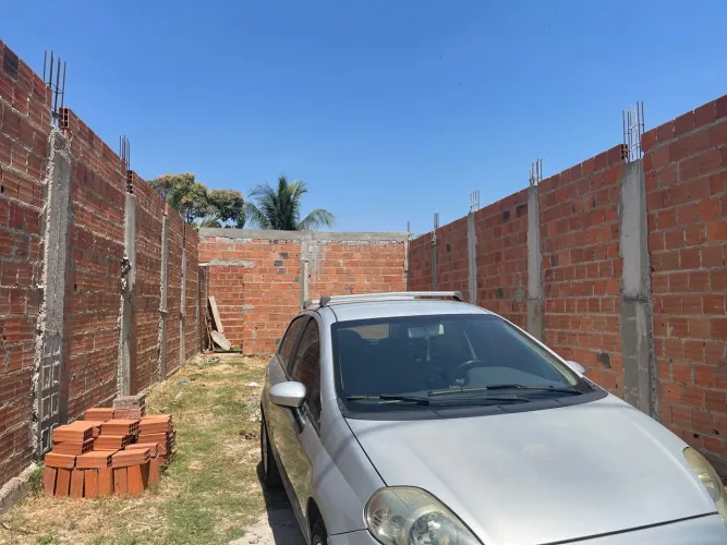 Vendo casa e salão em construção