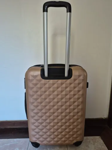 Mala de viagem rosa de 23kg !