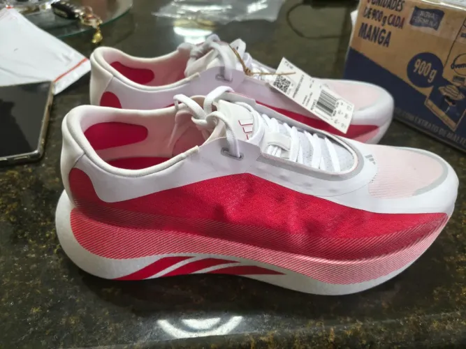 Tênis Adidas hyperboost edge Tamanho 42.5