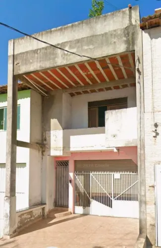 Ponto comercial com duas casas em Felipe Camarão.