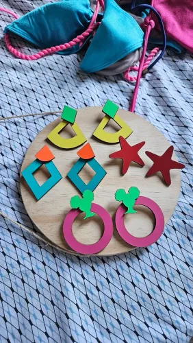 Kit brincos em MDF