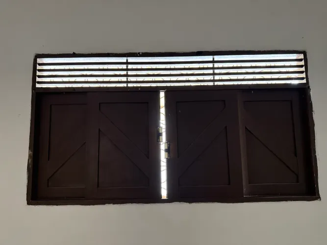Janela de madeira 80x147