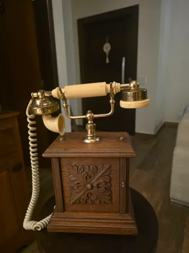 Telefone antigo 