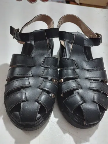 Sandalha preta