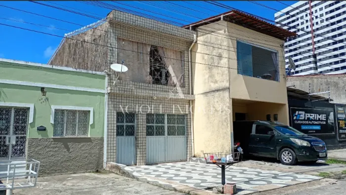 Casa a Venda no Bairro do Farol.