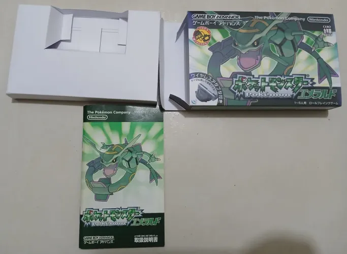 Manual original japonês Pokemon Emerald Game boy advance