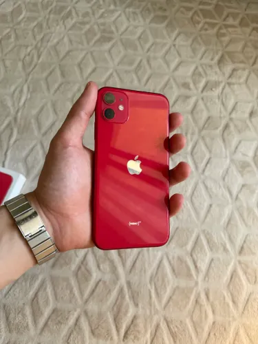 iPhone 11 128GB Red - Único Dono - Bateria 100% (Garantia)