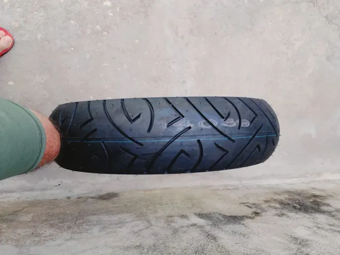Pneu Pirelli sport demon / 140/70/17