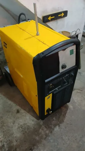 Máquina de solda mig Esab 318