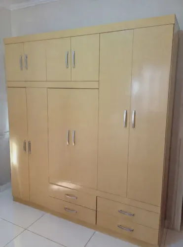 Guarda roupa 2,18 de altura 2,00 de largura