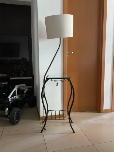 Vendo luminária de mesa de canto!