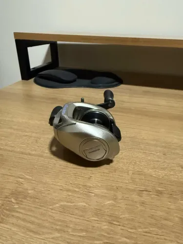 Carretilha Shimano AMENISTA DIREITA