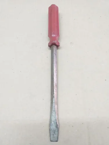  Chave fenda reforçada haste quadrada 10mm x 300mm 